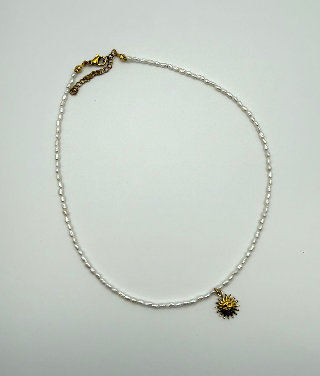Essence Sun Choker