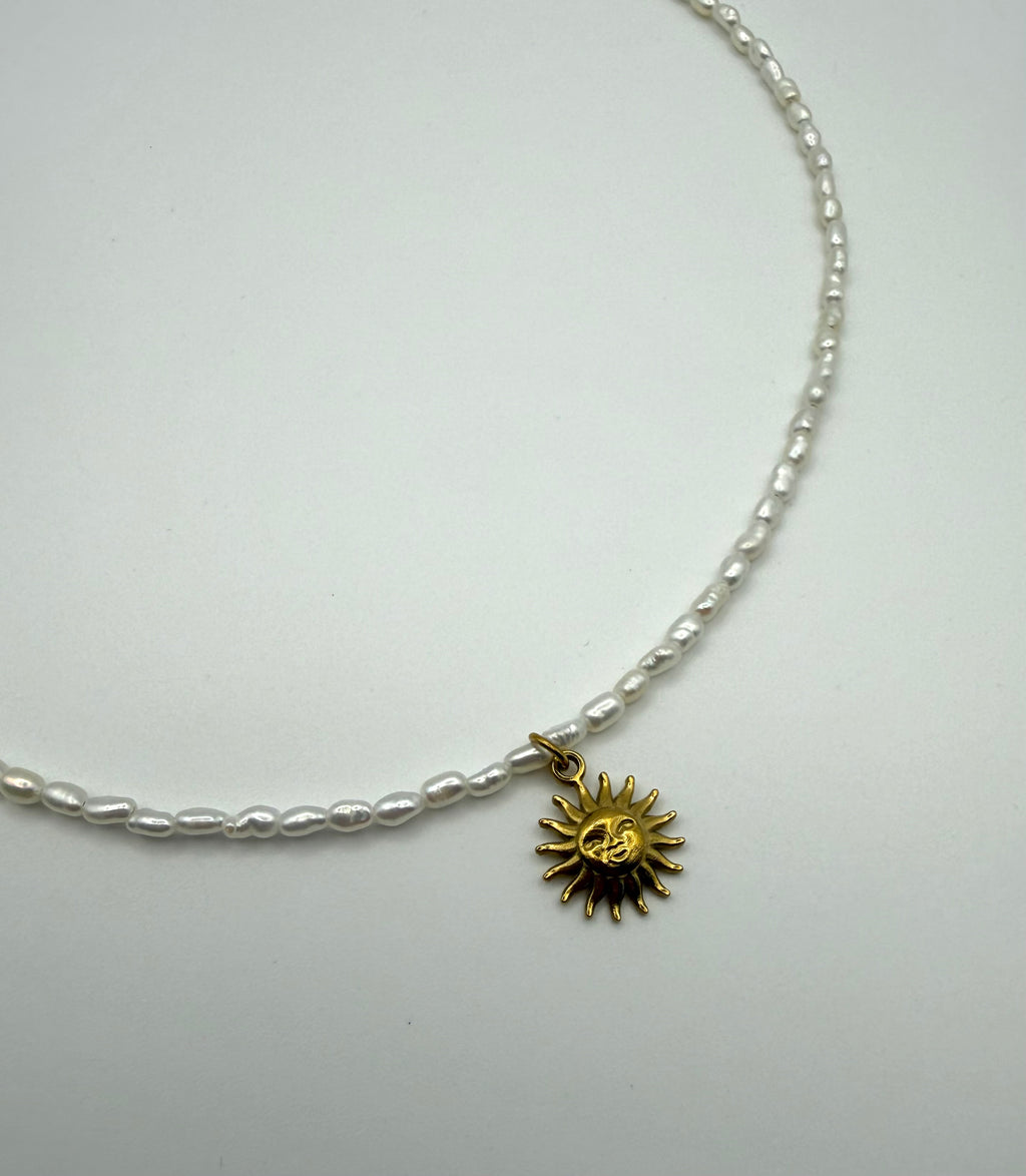 Essence Sun Choker