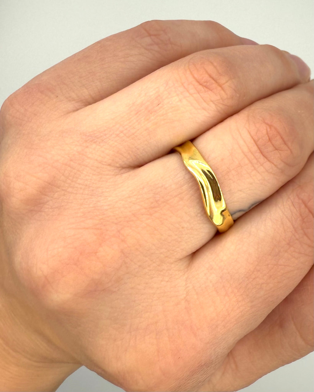 Flow Wave Ring